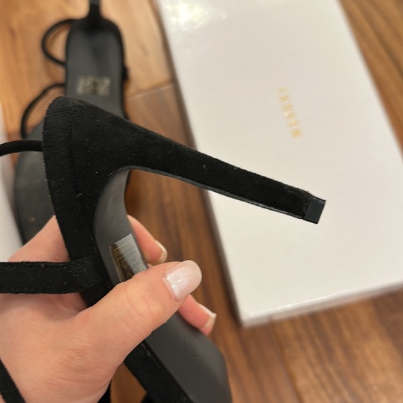 Black Pumps - Picture 3 of 6